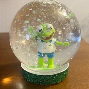 KIRMIT The Frog Snow Globe